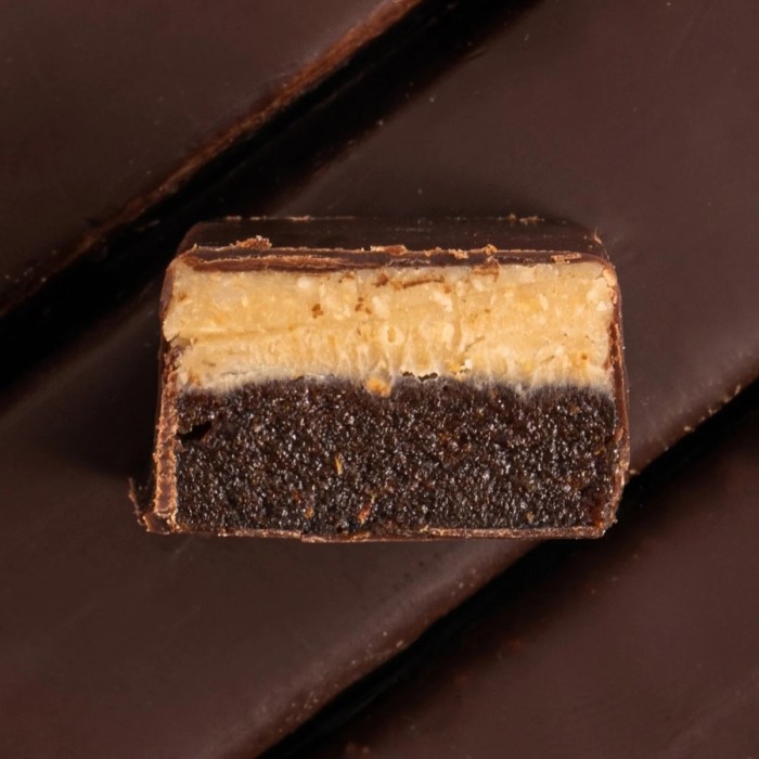 Батончик Fizi Guilty Pleasure Bar, 45 грам, фундук гімалайська сіль